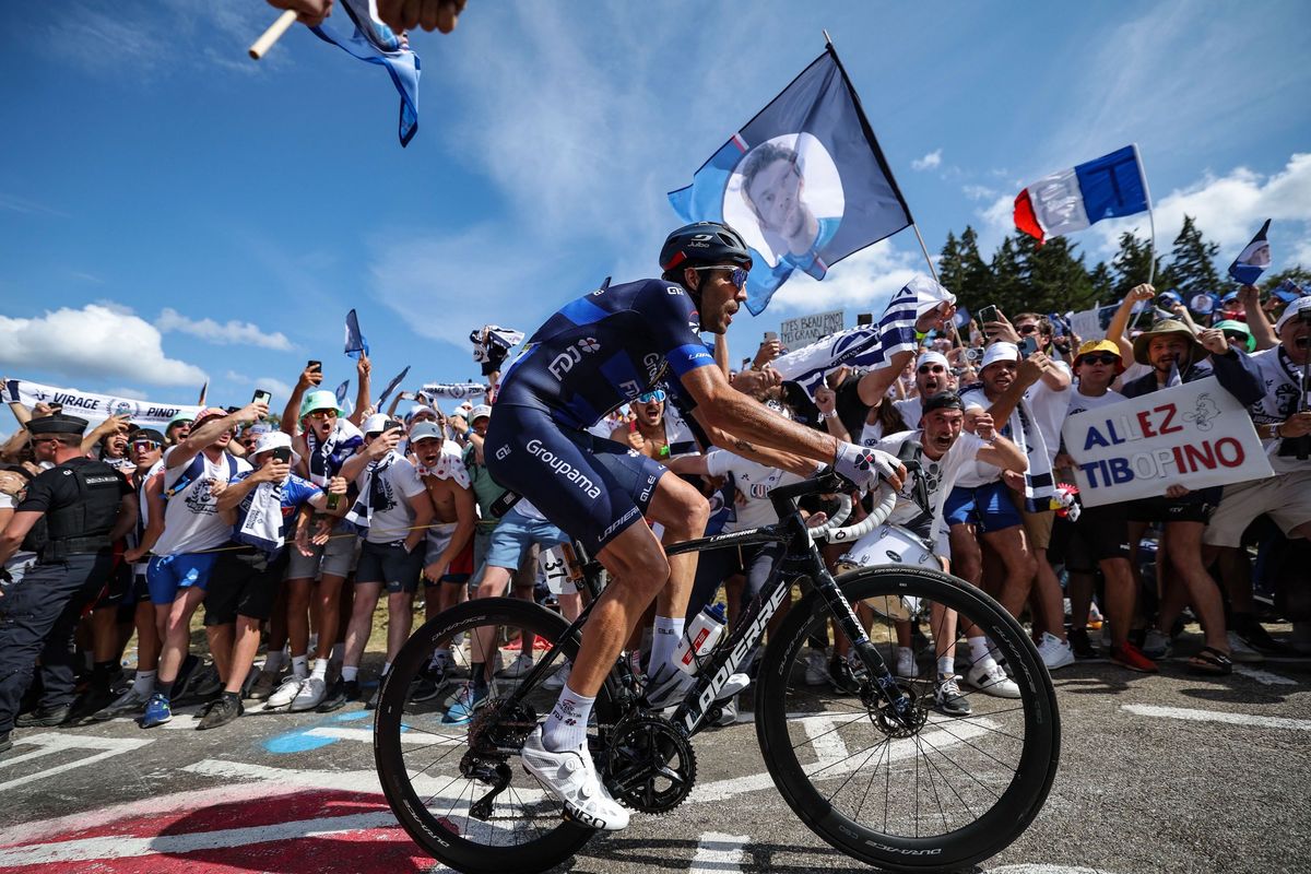 www.cyclingweekly.com