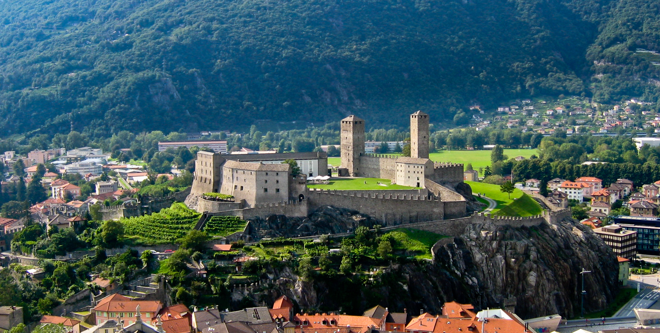 Castelgrande_Bellinzona.JPG