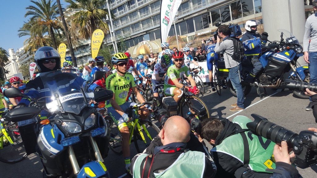 CdV6rUtWAAAfboG.jpg:large