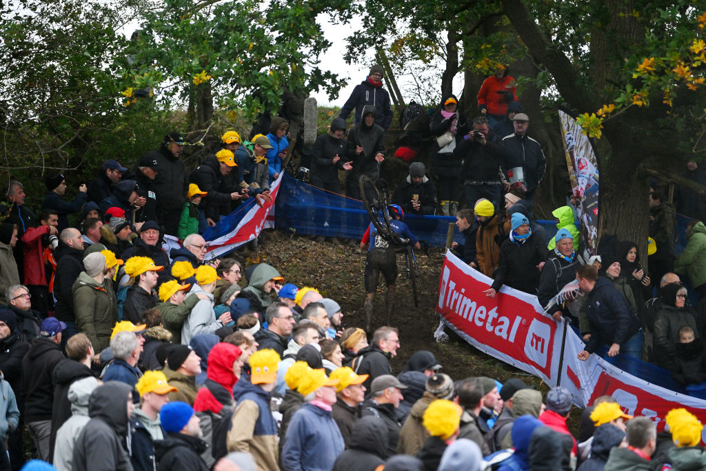 www.cyclingnews.com