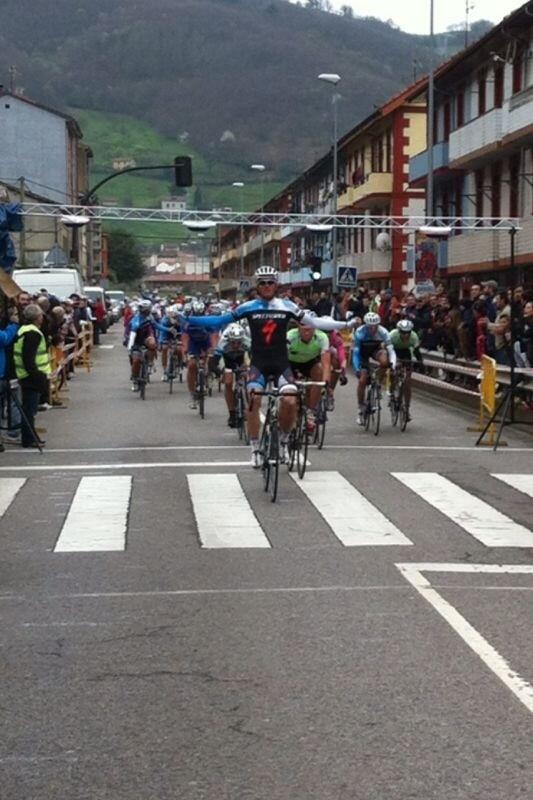 BHPlxN8CEAAcHjw.jpg:large