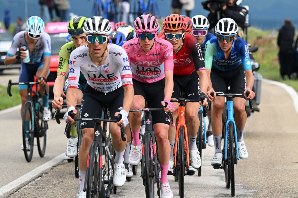 www.cyclingnews.com