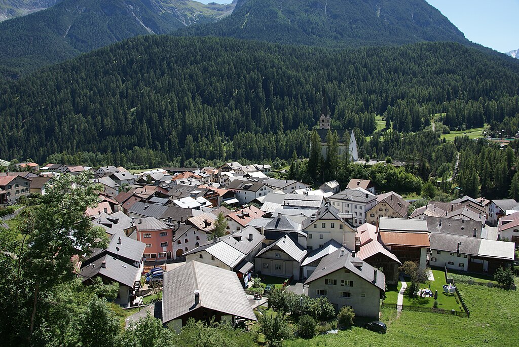 1024px-Scuol_06.jpg