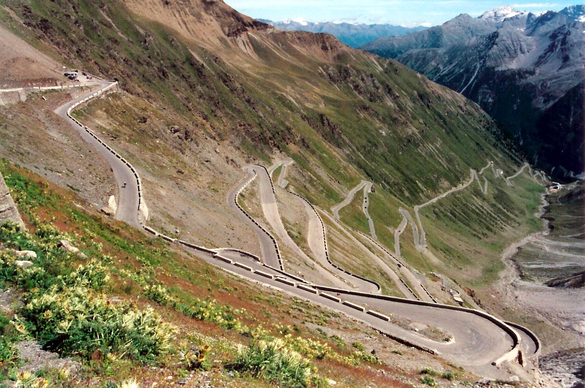 66022-stelvio.jpg