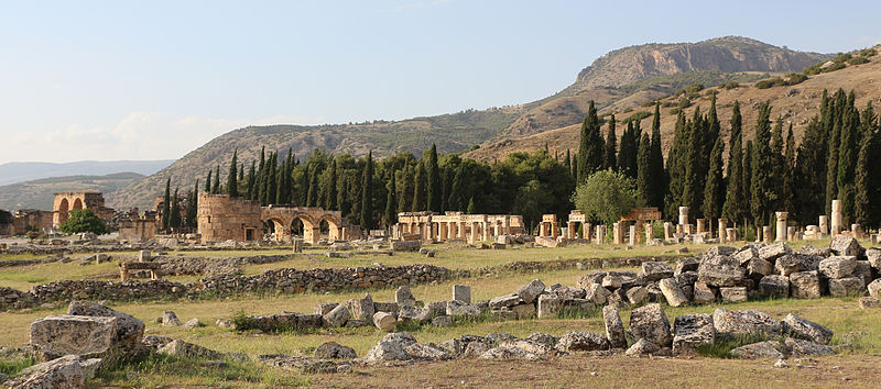 800px-Hierapolis_01.jpg