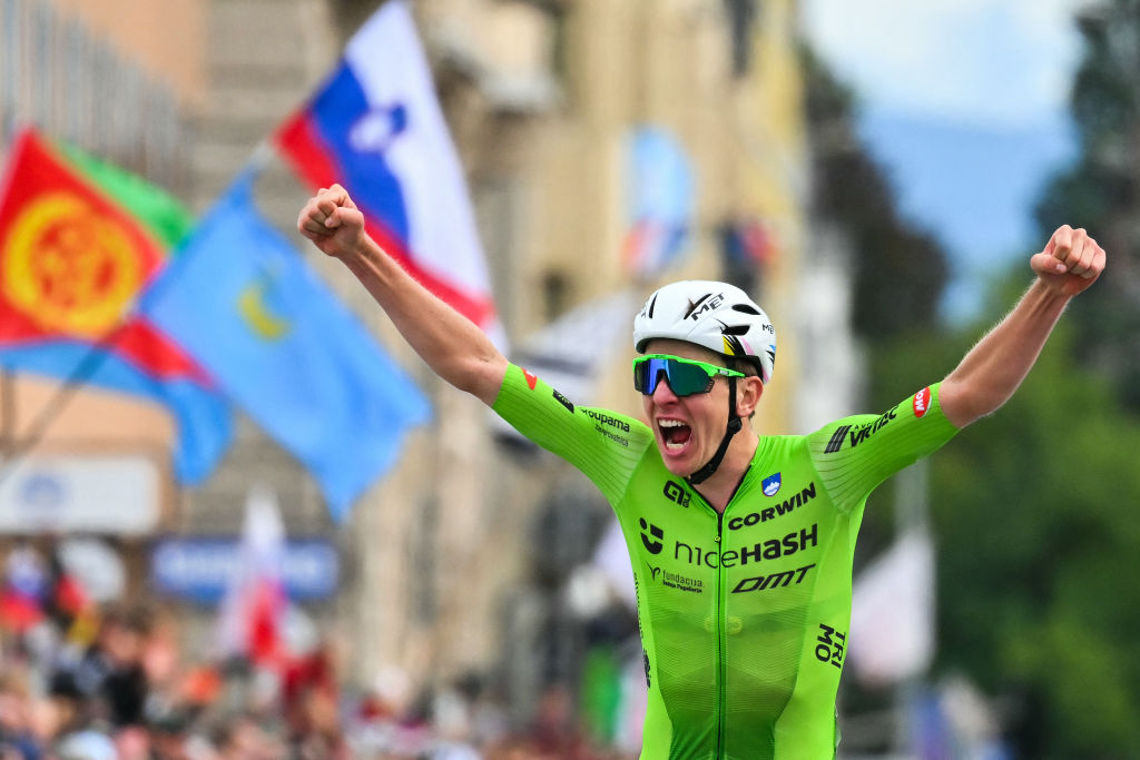 www.cyclingnews.com