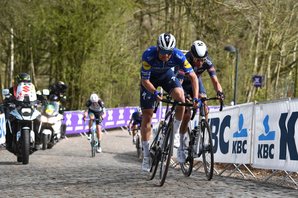 www.cyclingnews.com