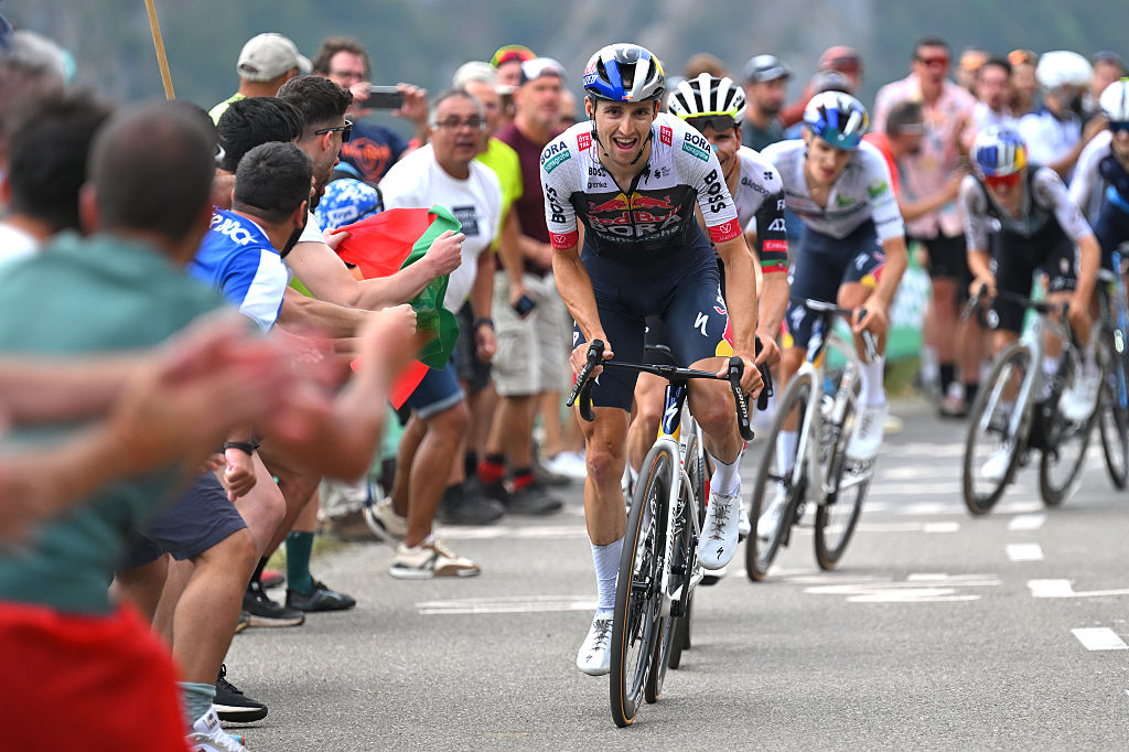 www.cyclingnews.com