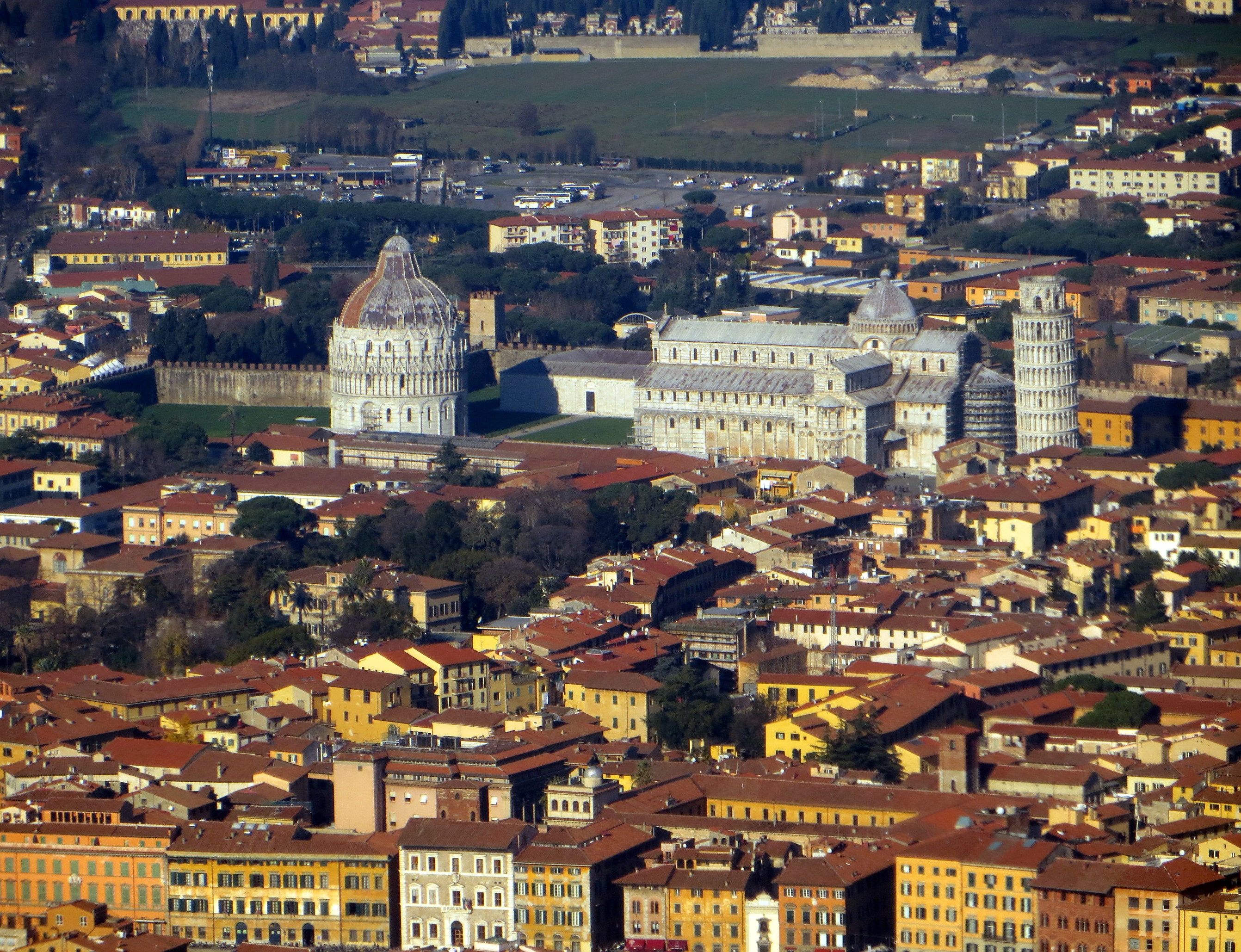 Pisa_-_veduta_dall%27aereo_2.JPG