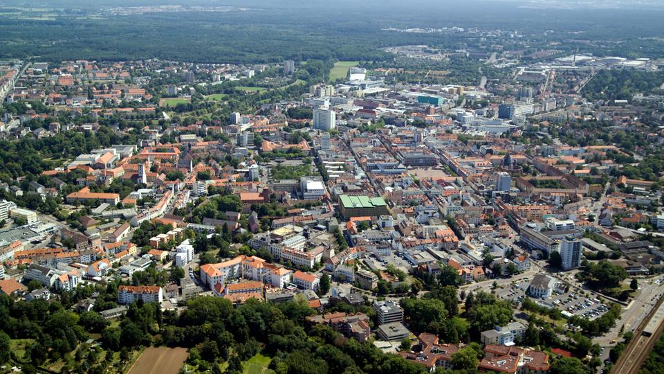 hanau-ob-kaminsky-100~_t-1534792774147_v-16to9.jpg
