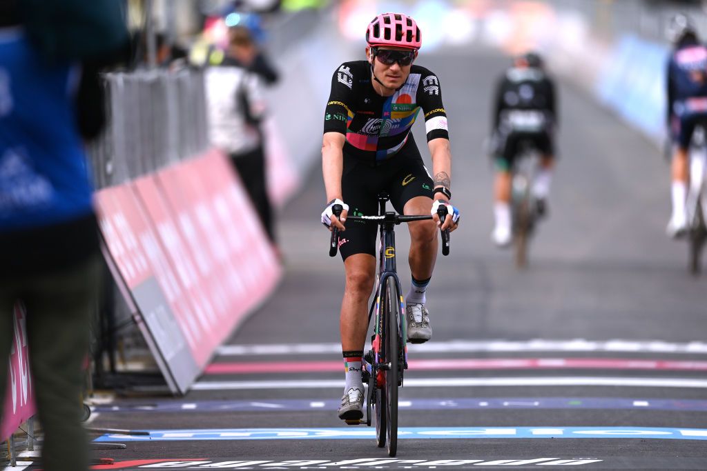 www.cyclingnews.com