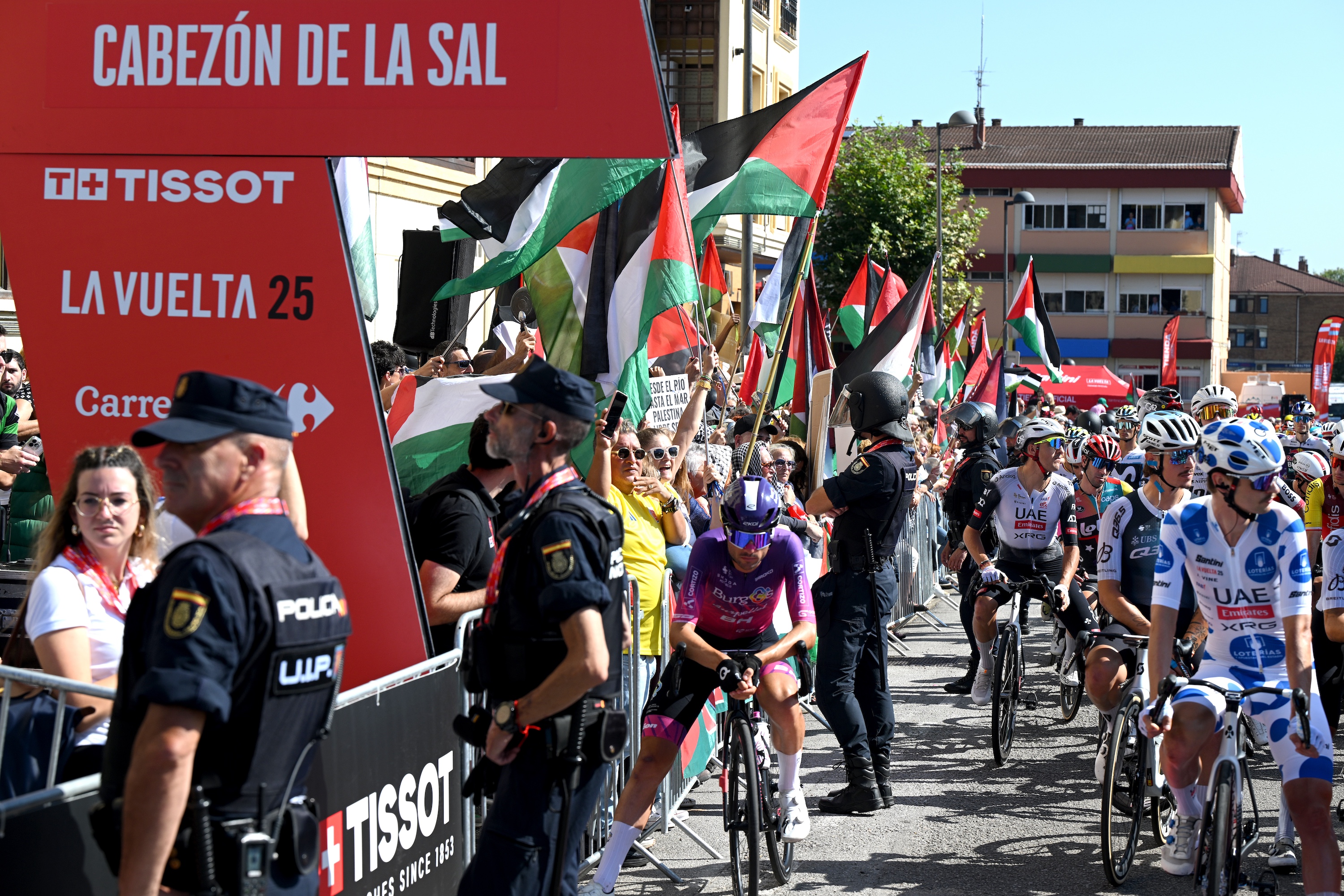 www.cyclingweekly.com