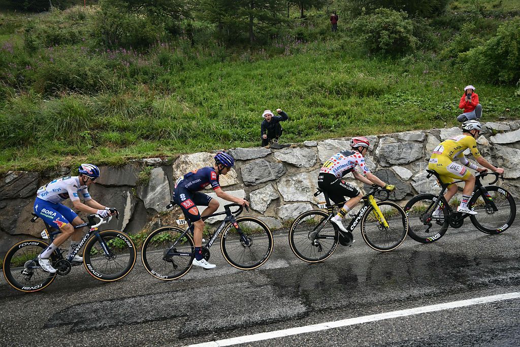 www.cyclingnews.com