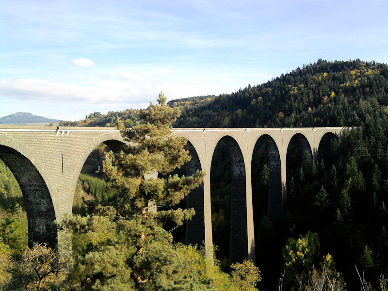 viaduc-de-la-recoumene_4e9bd1ed0879a.jpg