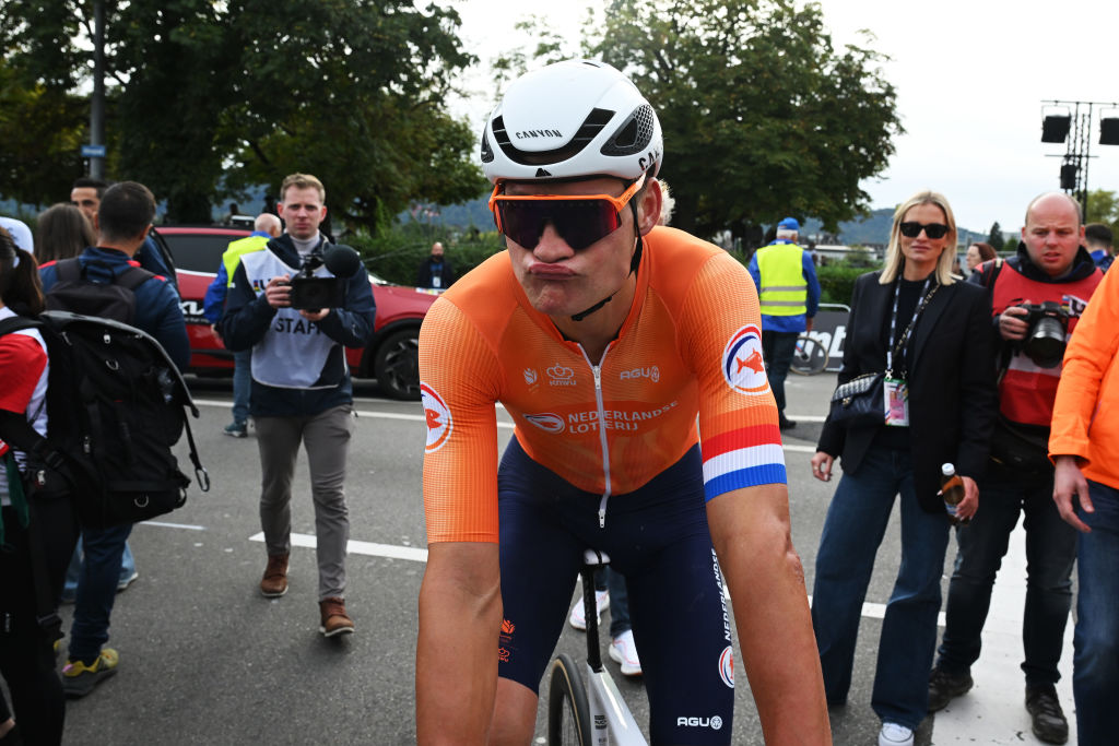 www.cyclingnews.com