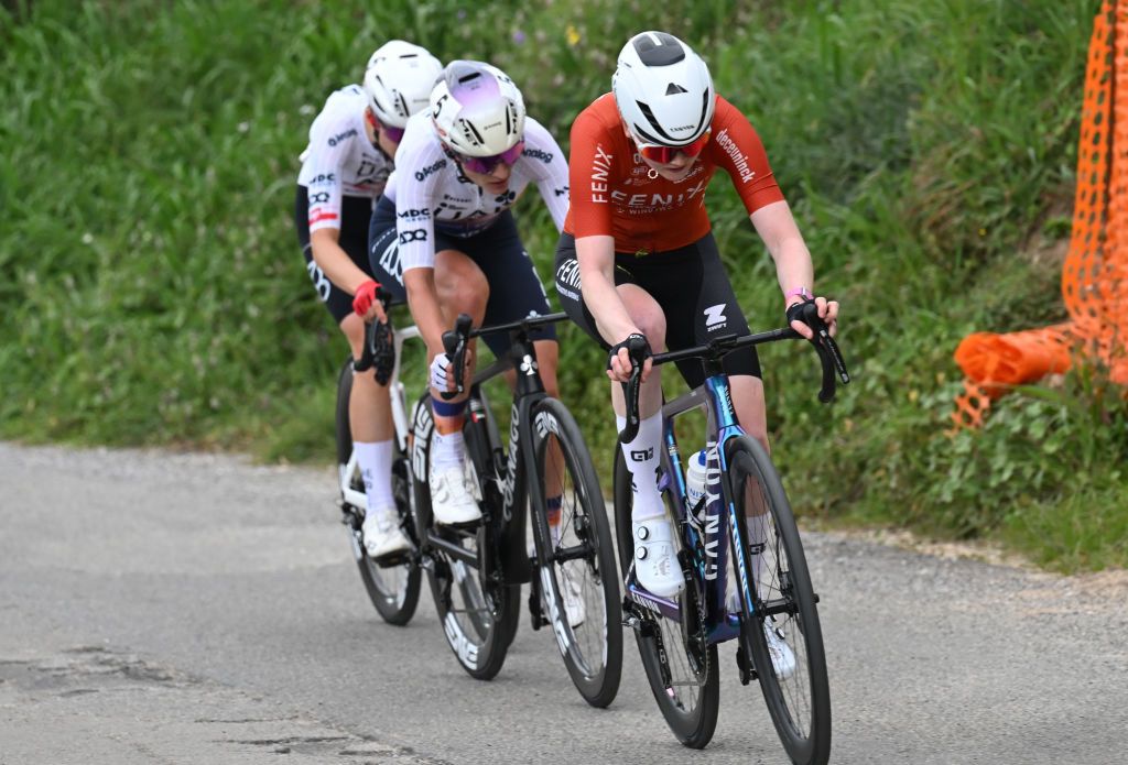 www.cyclingnews.com