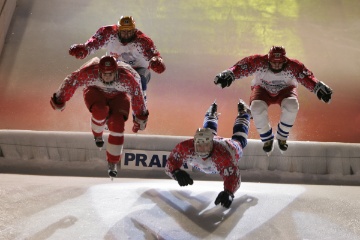 2005-crashed-ice-150105ih16-360x240.jpg