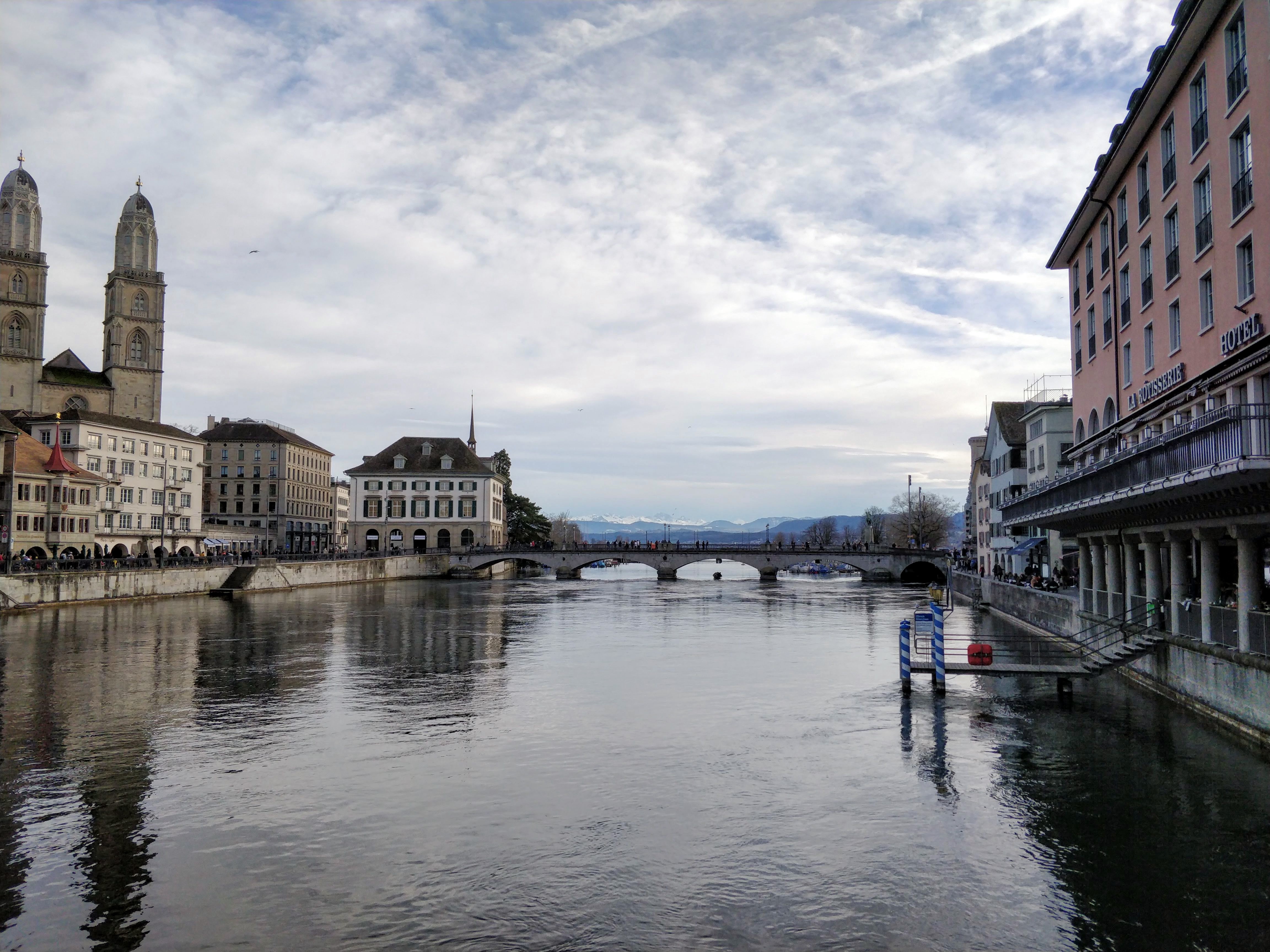 Zurich_city_center.jpg