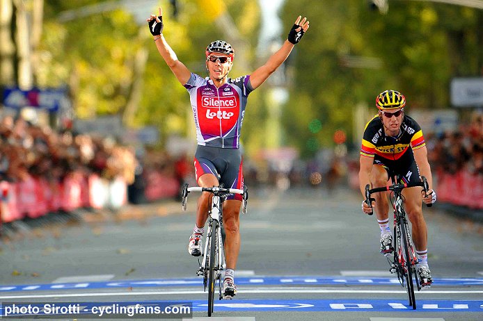 2009_paris-tours_philippe_gilbert_silence_lotto_wins2.jpg