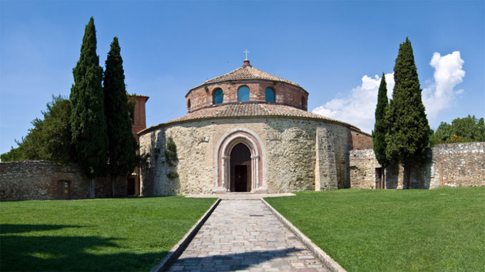 Perugia_Tempio_S_Michele.jpg