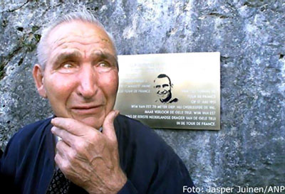 van-est-plaque.jpg