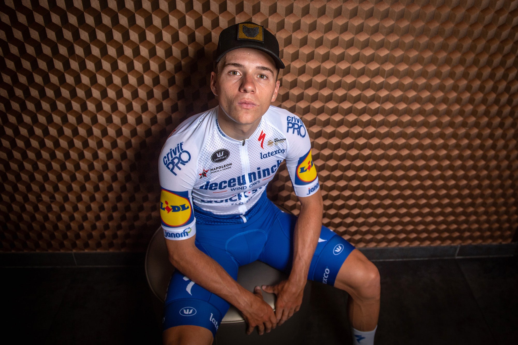 www.velonews.com