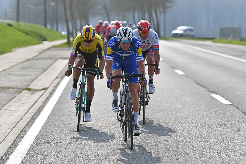 www.cyclingnews.com