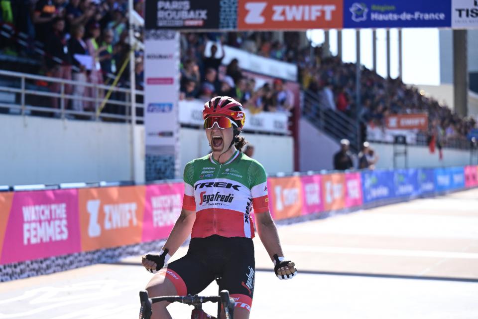 paris-roubaix-femmes-finish.jpg