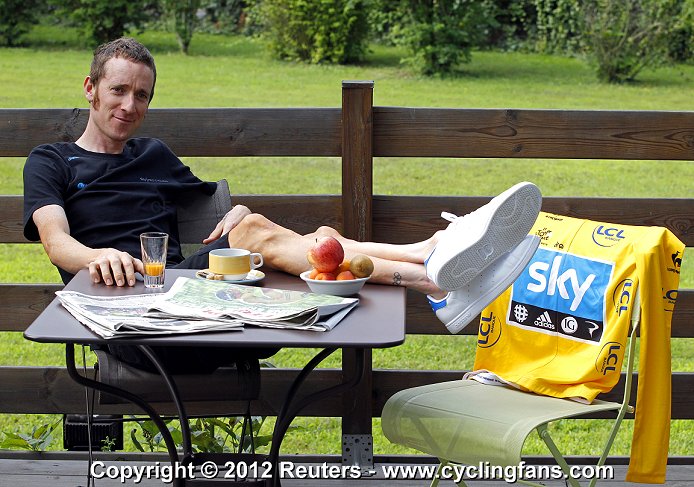2012_tour_de_france_rest_day1_bradley_wiggins_team_sky1a.jpg