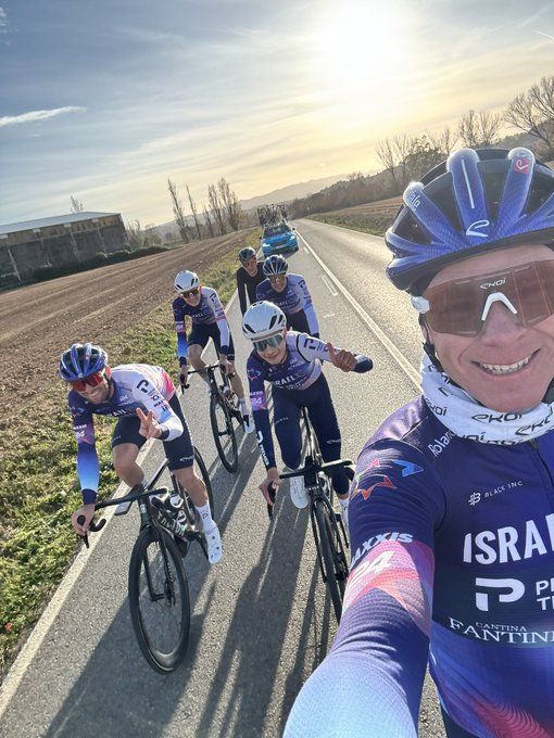 www.cyclingnews.com