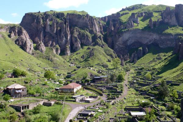 goris-cave-dwellings07.jpg