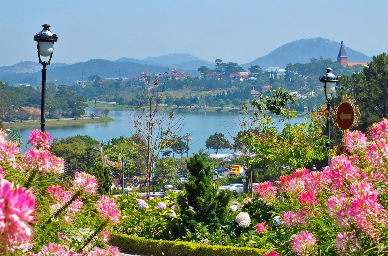 dalat-lake-area.jpg