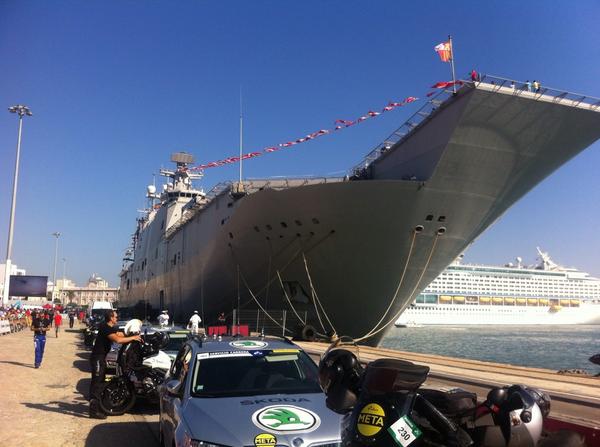 Bv3003ZCIAAlDB2.jpg