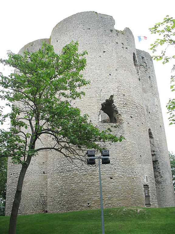 576px-Etampes2.jpg