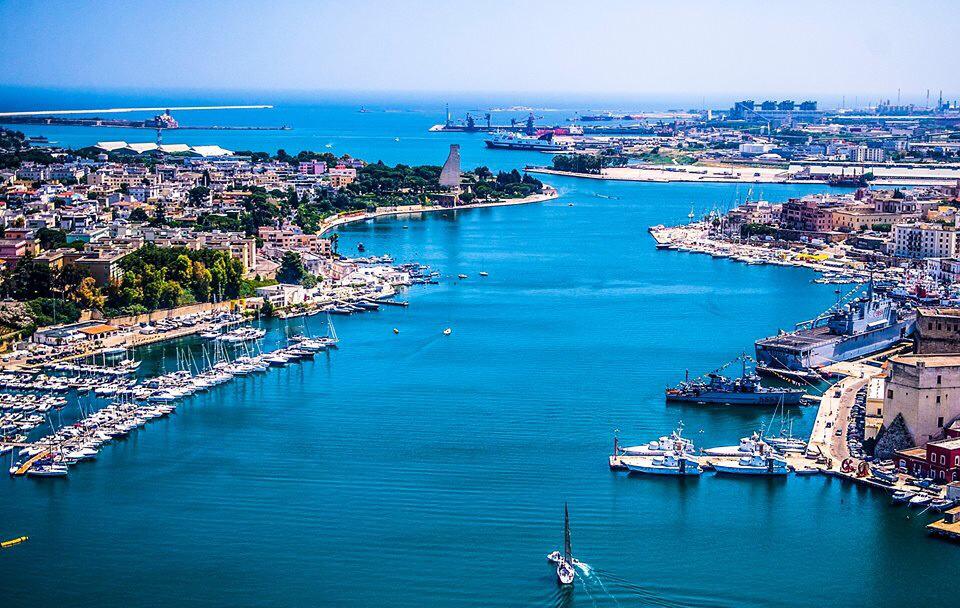 brindisi-veduta-del-porto.jpg