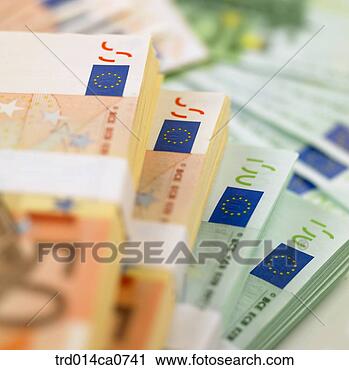 economy-money-euro_~trd014ca0741.jpg