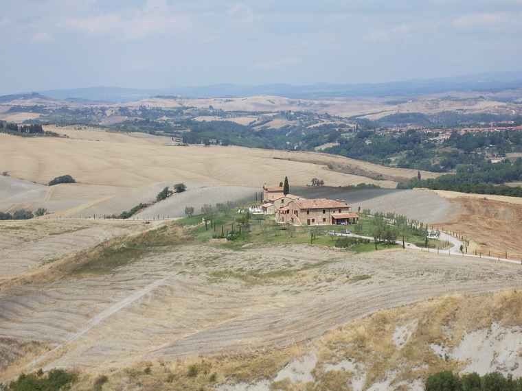 Casa_rurale_nel_Deserto_di_Accona.jpg