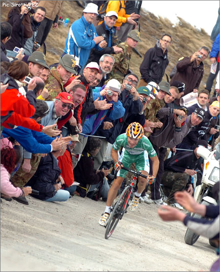 giro08st16-sella450.jpg