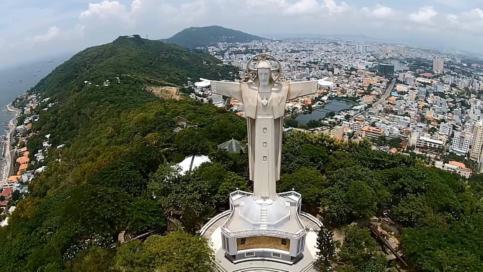 jesus-christ-statue-vung-tau.jpg