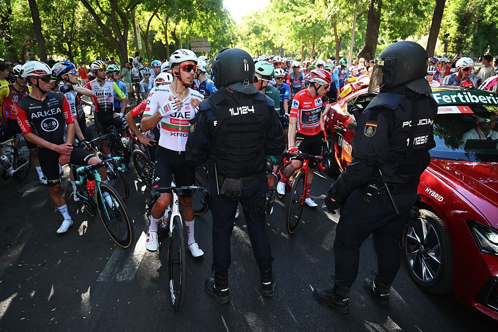 www.cyclingnews.com