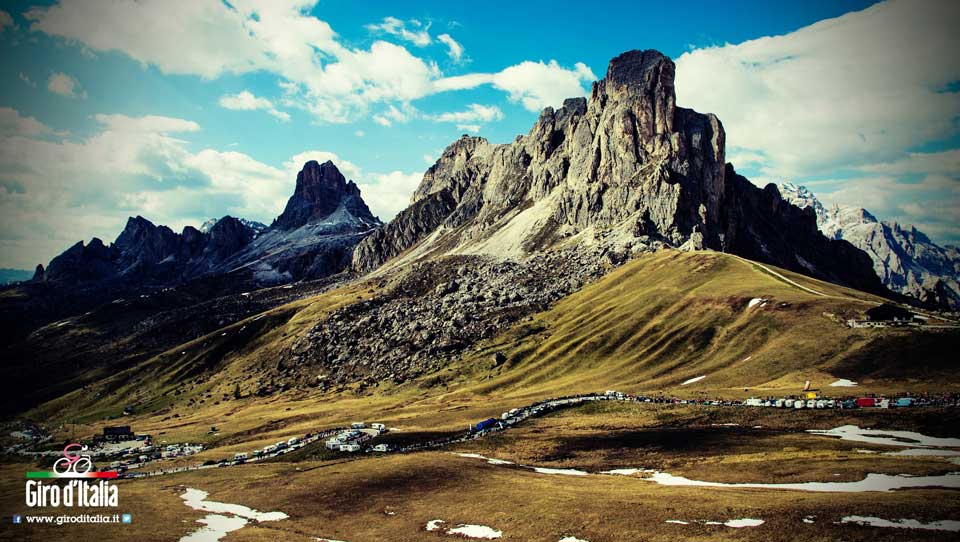 Passo-Giau-Giro-Italia-Maratona-dles-Dolomites-960x542.jpg