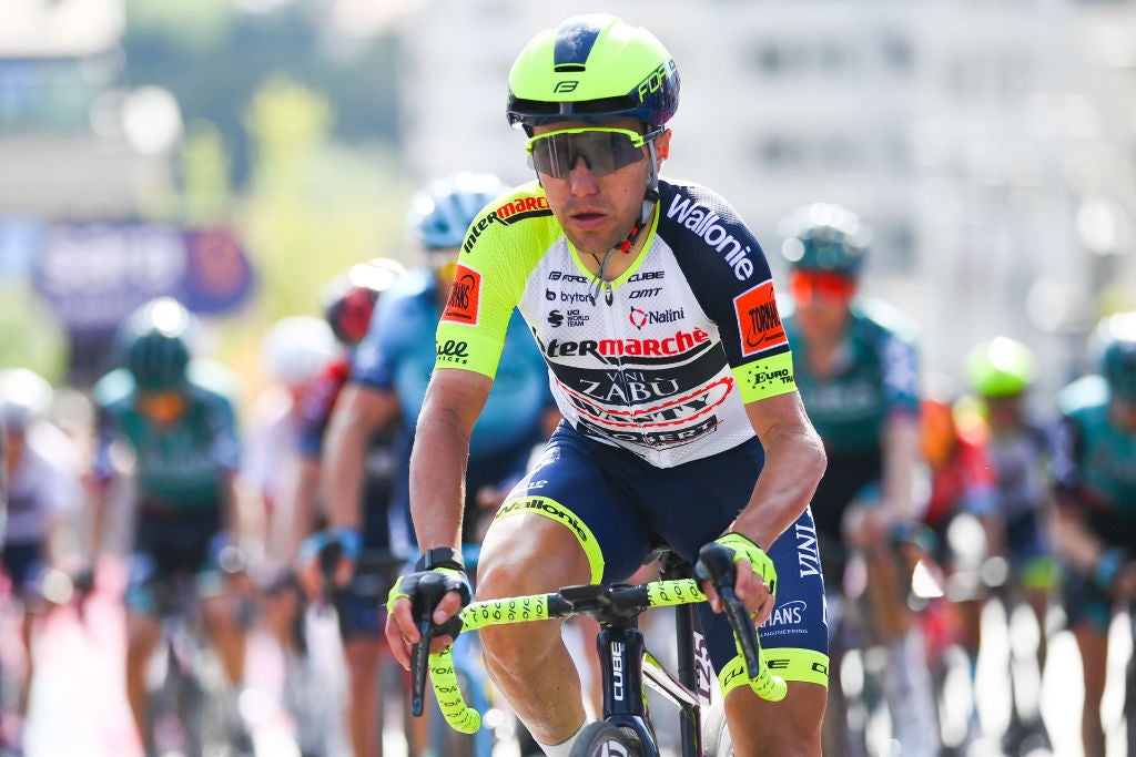 www.velonews.com