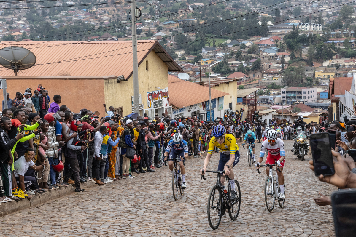 www.cyclingweekly.com