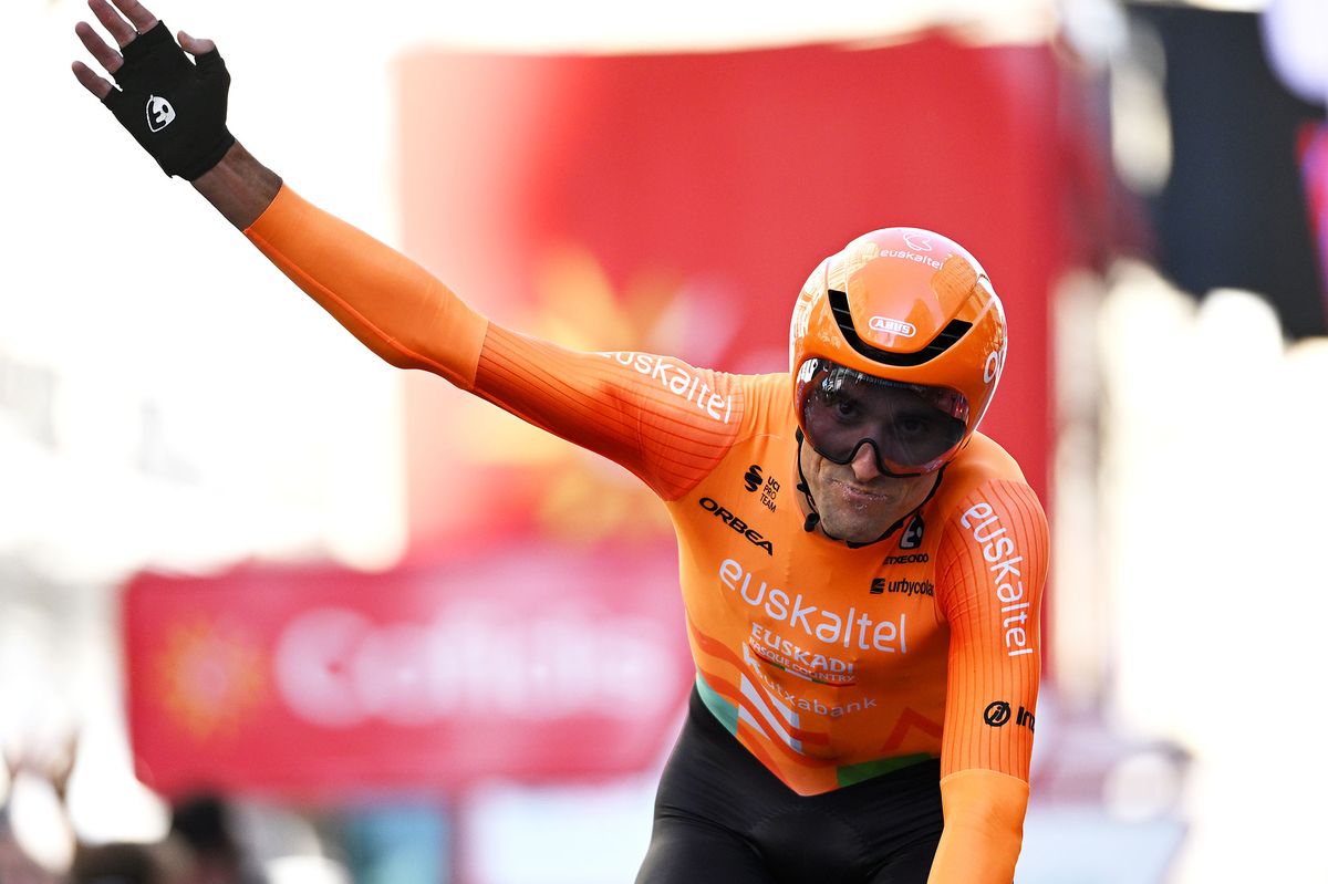 www.cyclingnews.com