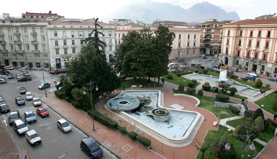 av-%20piazza%20libert.jpg
