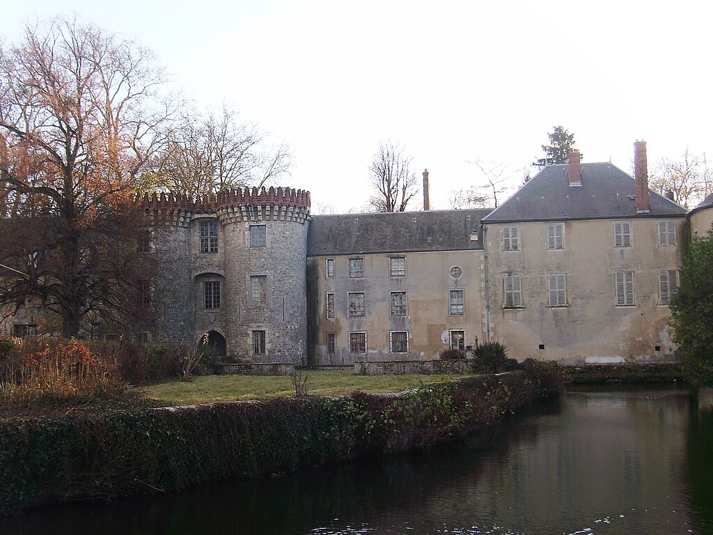 1024px-MillyChateau.JPG