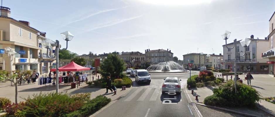 la-fontaine-a-ete-endommagee_1808439_800x400.jpg