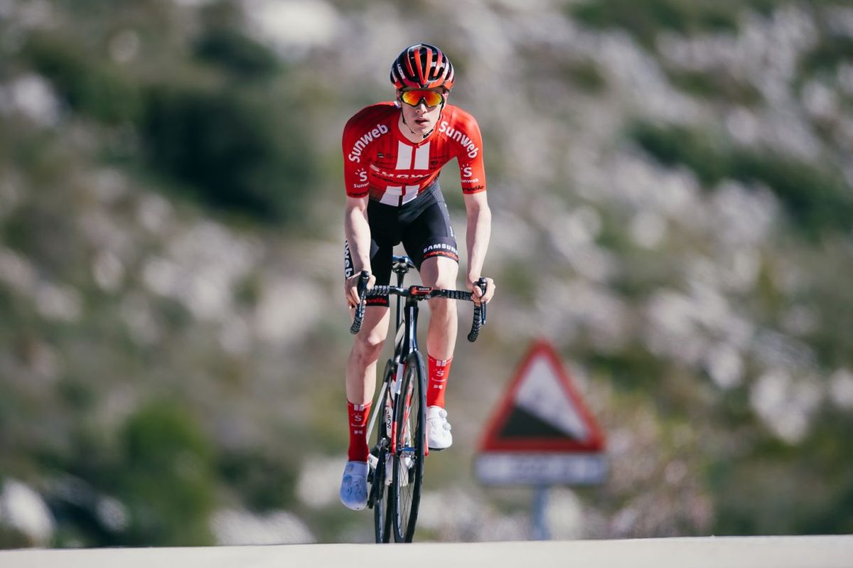 www.cyclingweekly.com