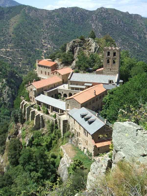 Saint_Martin_du_Canigou_04.jpg