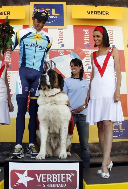 Contador-Tour-2009-dog-prize.jpg